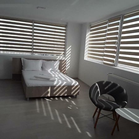 Camere De Inchiriat Central La Calciu マフムディア エクステリア 写真