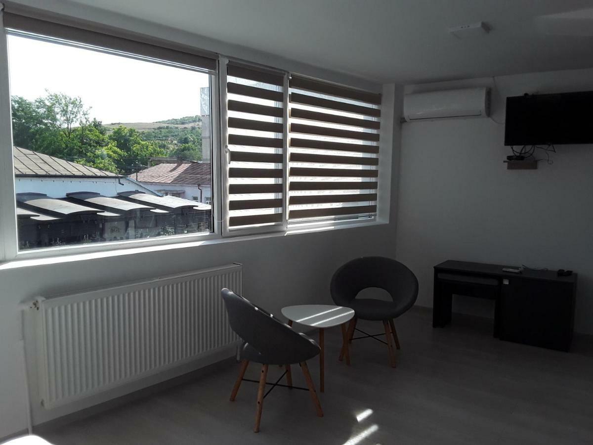 Camere De Inchiriat Central La Calciu マフムディア エクステリア 写真