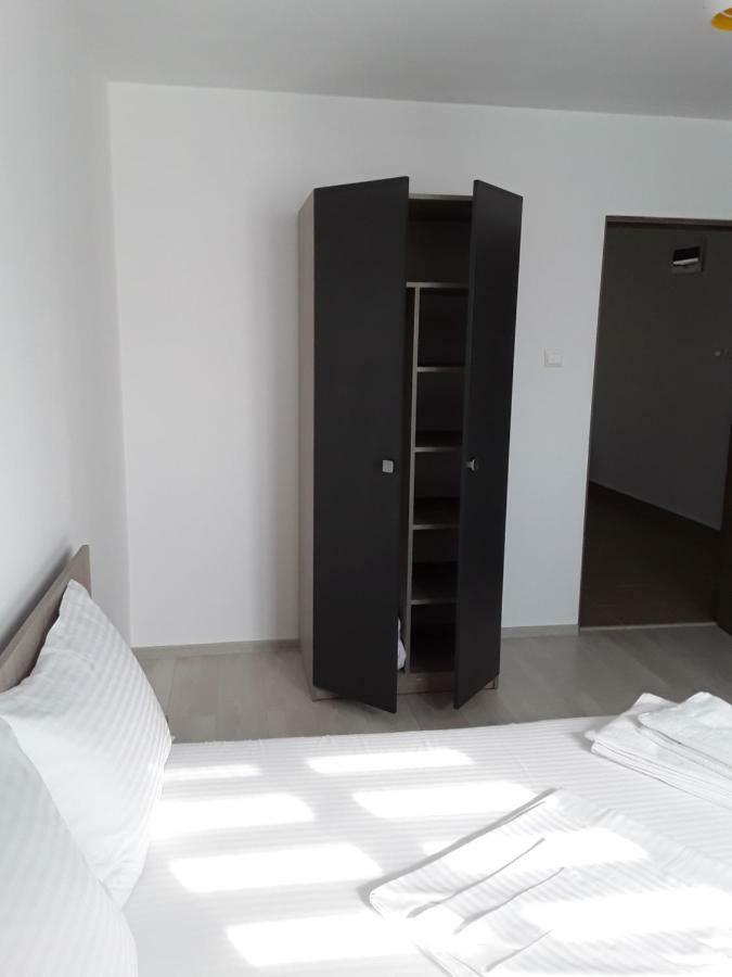 Camere De Inchiriat Central La Calciu マフムディア エクステリア 写真